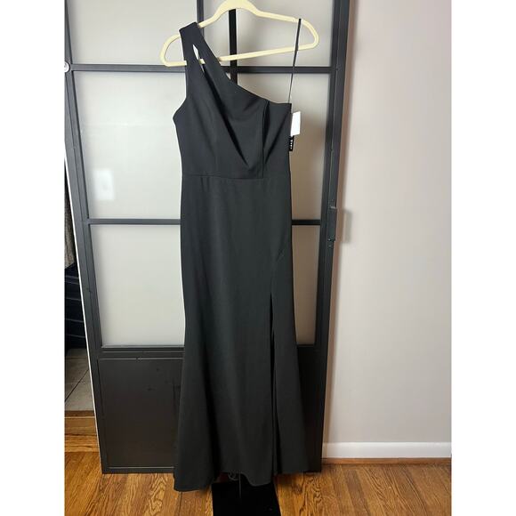 NWT XSCAPE Asymmetric-Cutout One-Shoulder Gown Size 6